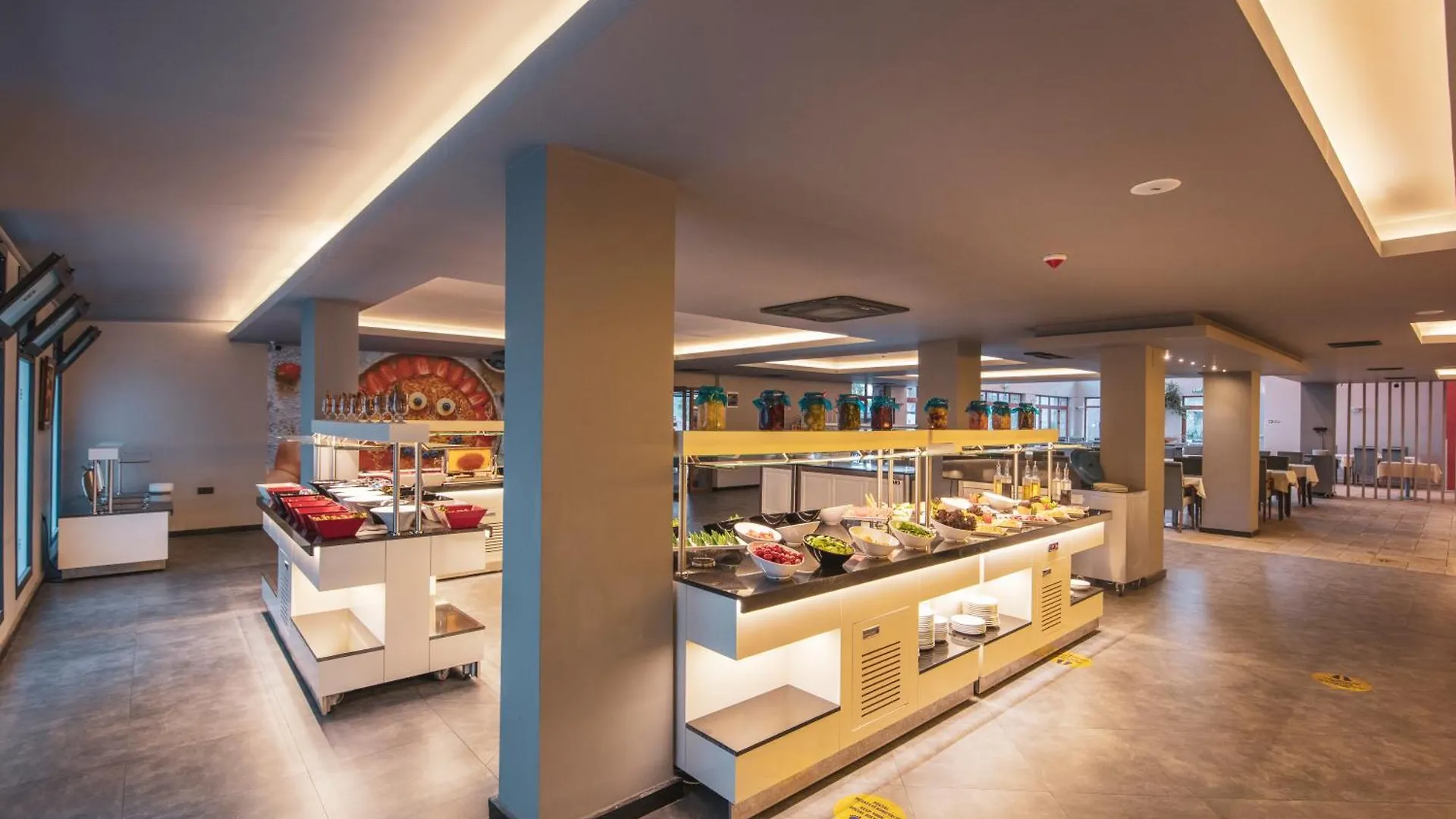 Orka World Hotel & Aquapark Oludeniz 4*,